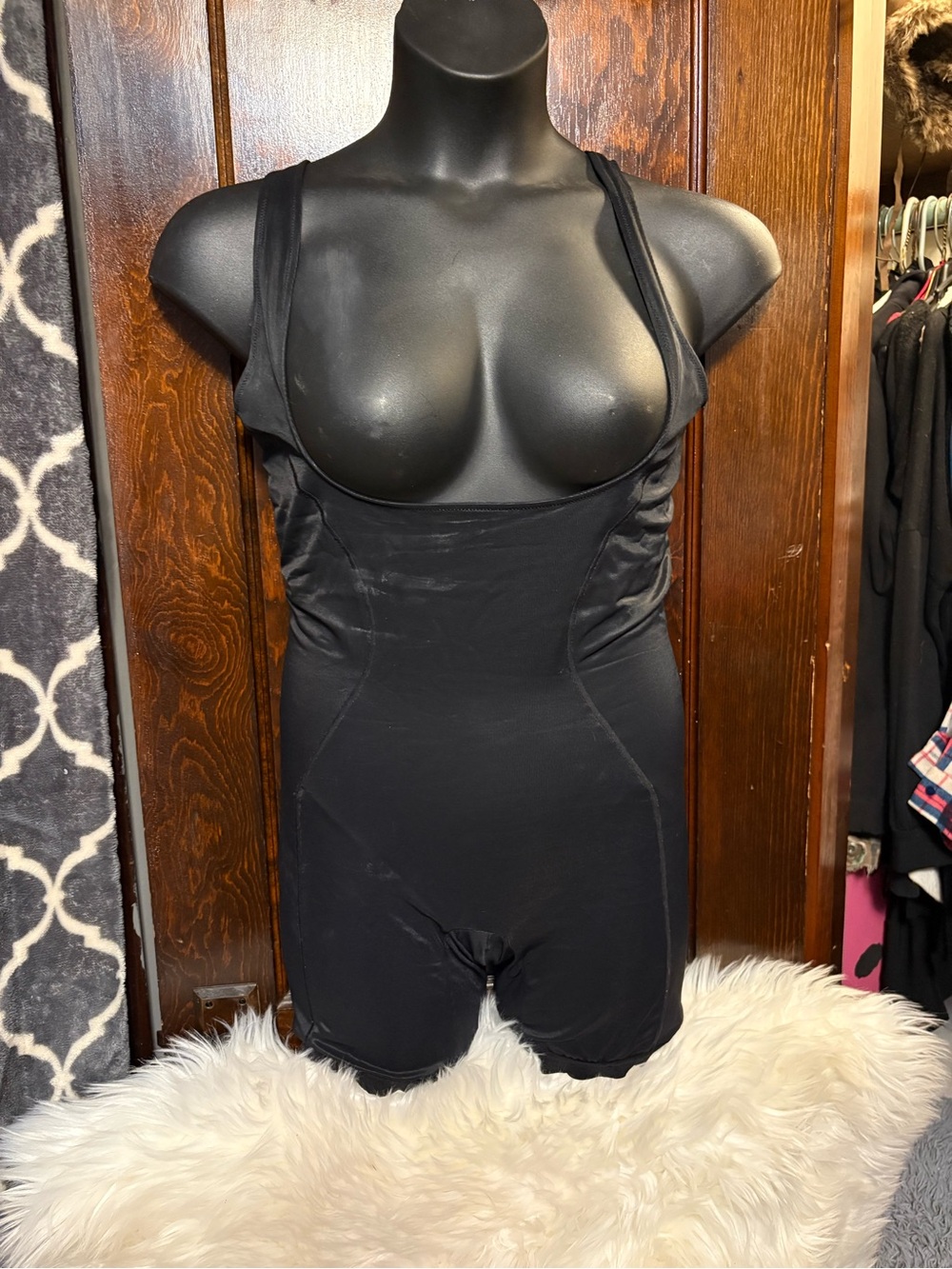 Black Women's Shapewear crotchless Bodysuit - Sleek Sculpting Support